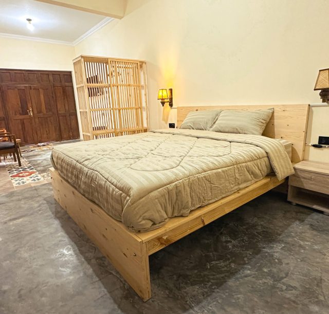 King size Bed